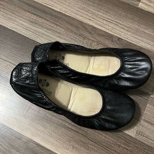 The Storehouse Flats, Size 8, Oil Tanned Black